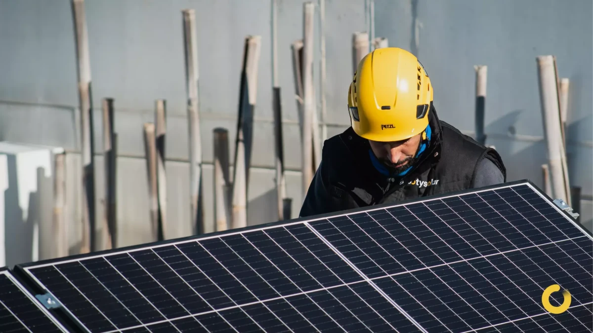 Mantenimiento de placas solares con garantía de producción